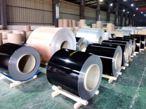 Bobina de aluminio revestida
