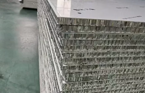 ¿Por Qué Elegir Paneles de Núcleo de Abeja de Aluminio?