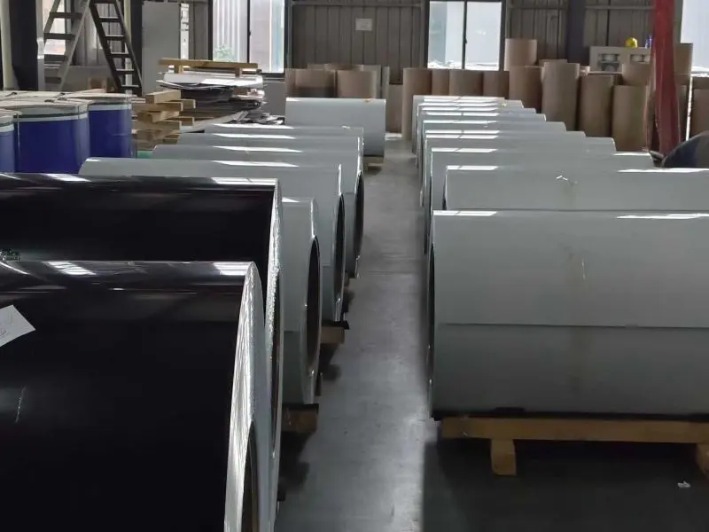 Bobina de aluminio recubierta de color con recubrimiento PE y PVDF