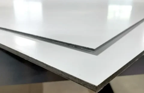 Panel compuesto de aluminio