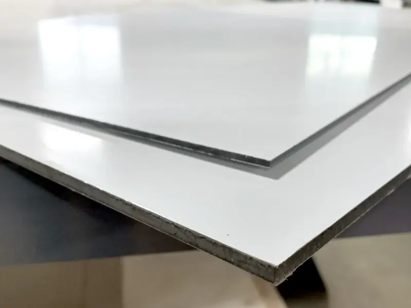 Panel compuesto de aluminio