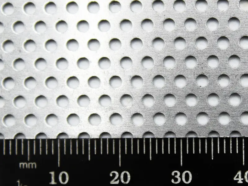 Malla de aluminio perforado