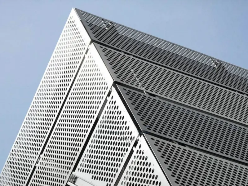 Paneles de Aluminio Perforado para Revestimiento de Fachadas