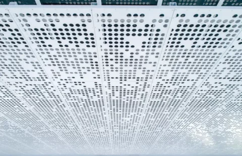 Paneles de Aluminio Perforado para Revestimiento de Fachadas