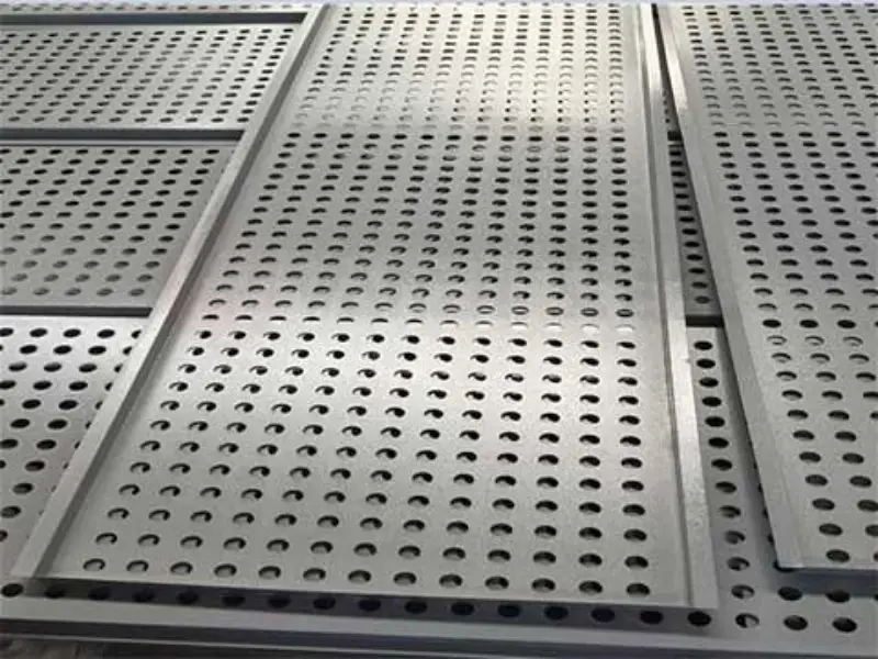 Fabricante de Paneles de Aluminio Perforado
